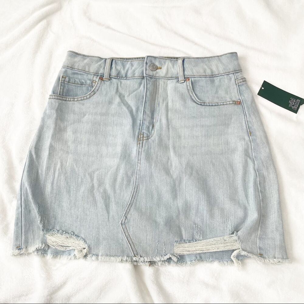 Wild Fable denim distressed mini skirt size 8 NWT light blue denim